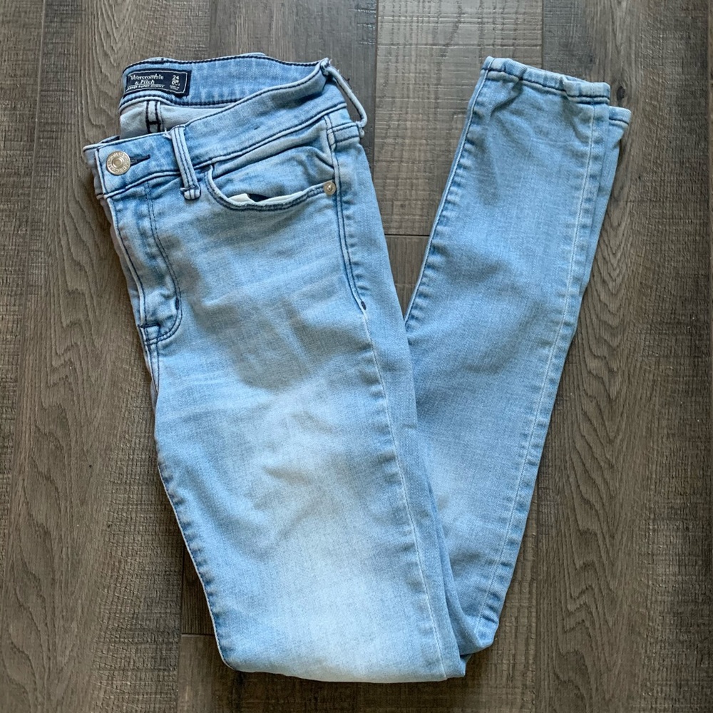 mid rise abercrombie light skinny jeans